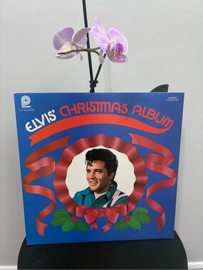 Elvis Christmas Album - Blue & Red Holiday Vinyl Cover